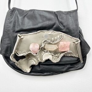 👜 Artisan Black Leather Shoulder Bag –Sculpted Pewter Front with Quartz Accents